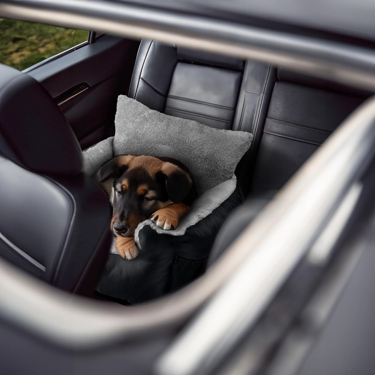 Furdreams Dog Car Seat Plush & Cosy Pet Car | PetNestUK