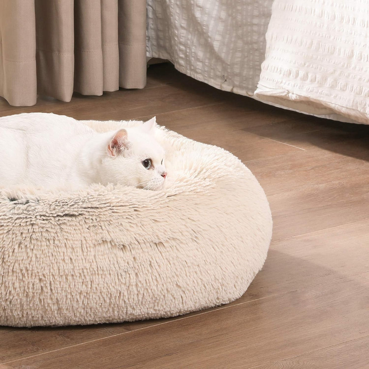 Feandrea Plush Donut Pet Bed with Centre Cushion